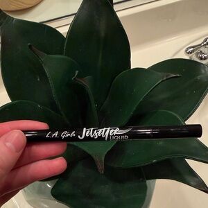 NWT Jetsetter Liquid Eyeliner - Black